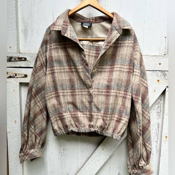 70s vintage international women’s labor union 100% wool cropped collared shirt - Picture 2 of 14